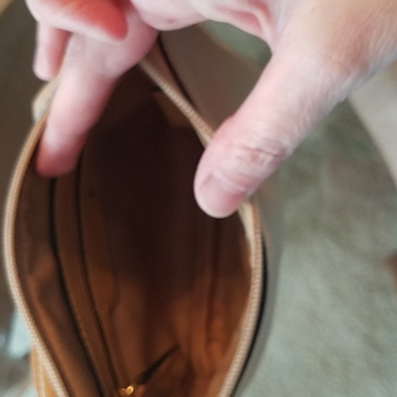 Beautiful small tan leather bag by Calvin Klein - Picture 2 of 4